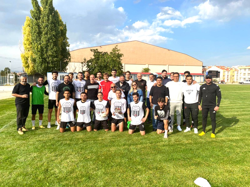 İYİ Kİ DOĞDUN İSMET HOCA