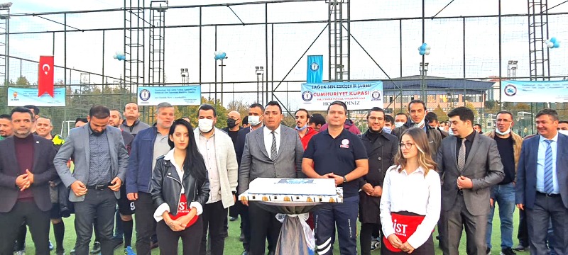 CUMHURİYET KUPASI HALI SAHA FUTBOL TURNUVASI BAŞLADI