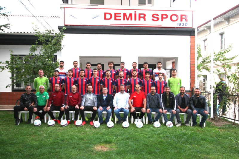 DEMİRSPOR ŞAMPİYONLUK HAVASINA GİRDİ