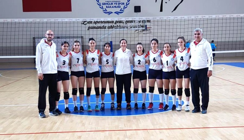 GENÇ KIZLAR VOLEYBOLDA  TEPEBAŞI GENÇLİK DAMGASI