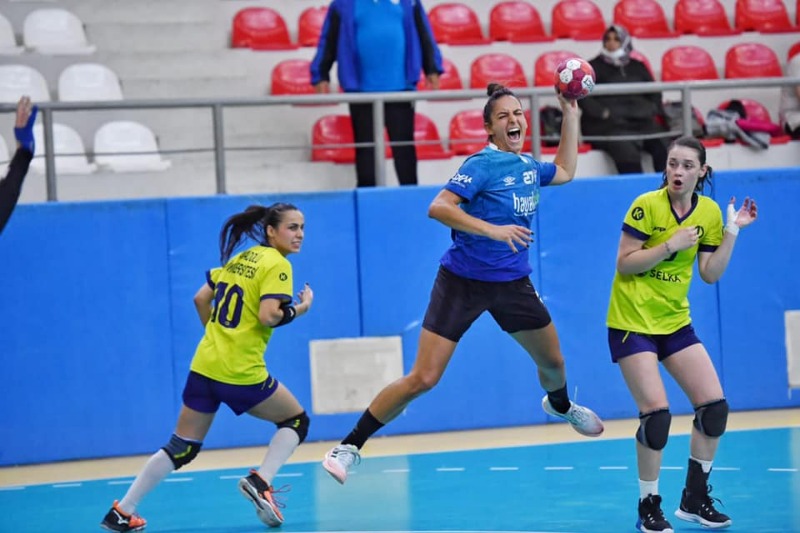 MELEKLER İZMİR ÖNÜNDE