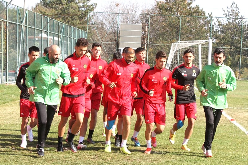 KAYA İŞİ SIKI TUTUYOR