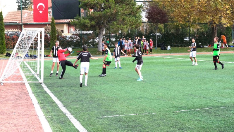 CUMHURİYET BAYRAMI MİNİKLER FUTBOL TURNUVASI SONA ERDİ