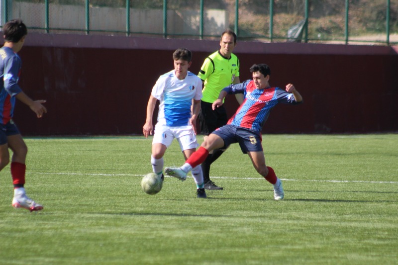 KAYIPSIZ İKİ TAKIM KALDI