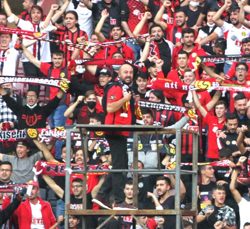 DİRİ ES-ESTEN ALACAKLI OLANLARA SESLENDİ