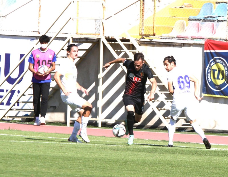 DAN DUN FUTBOL OYNADIK