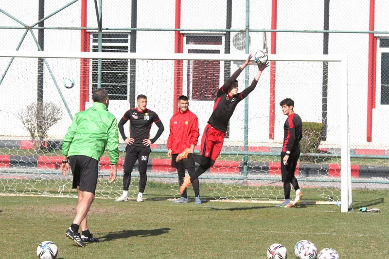 KİLİMCİ GÖZ AÇTIRMIYOR