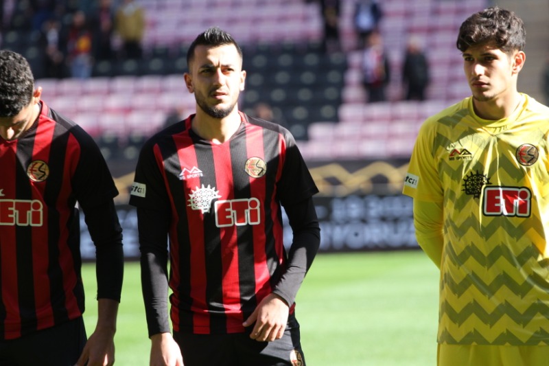 İLK 11DE BAŞLADILAR