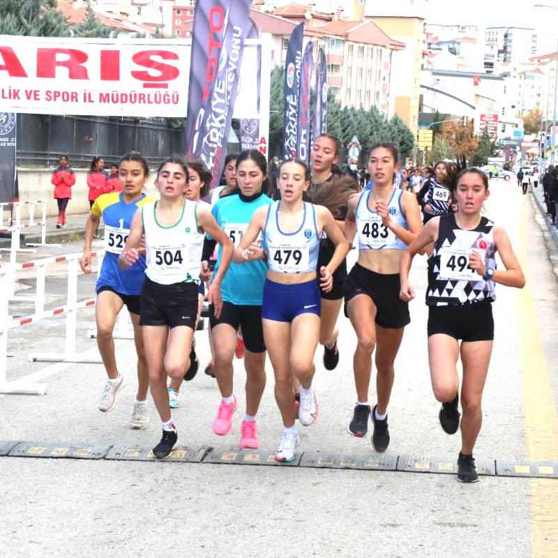 ESKİŞEHİRLİ ATLETLER MADALYALARI TOPLADI