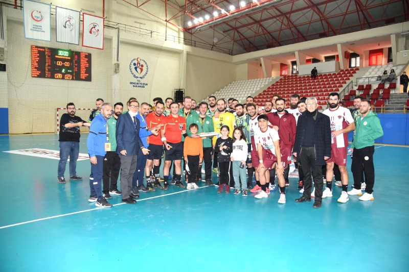 DOSTÇA KAZANIM OLDU(28-23)