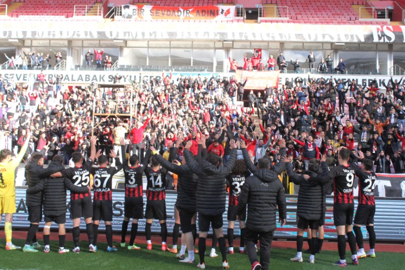 TARAFTARIMIZ İLE KAZANMAK ZORUNDAYIZ