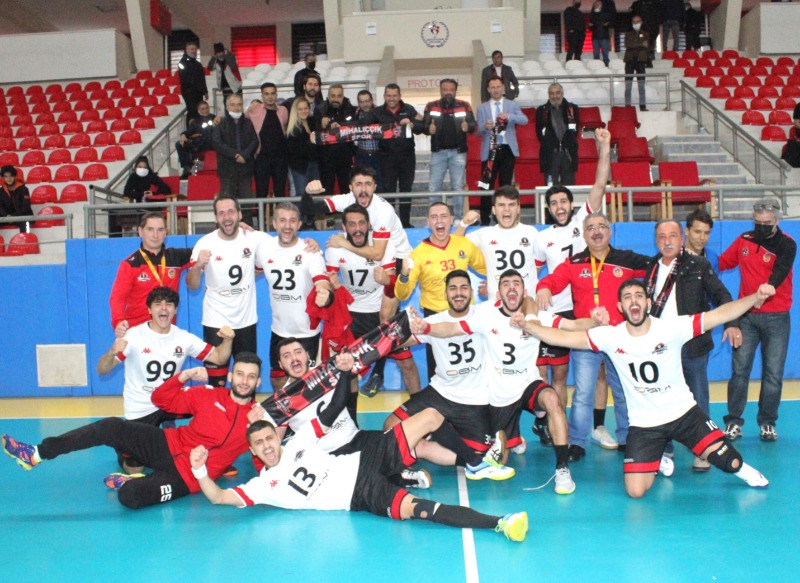 EZE EZE ŞAMPİYONLUĞA