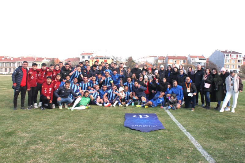 ANADOLU AİLESİ  GURURLA SUNAR(3-0)