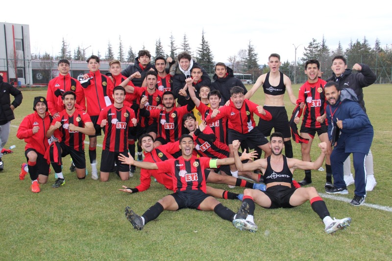 GENÇ ŞİMŞEKLER 90DA GÜLDÜ