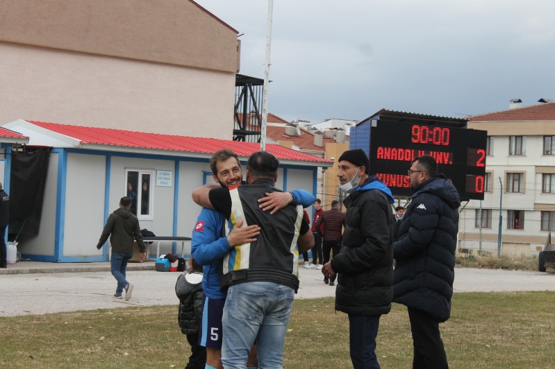 TAŞ YAKIŞANI YAPTI