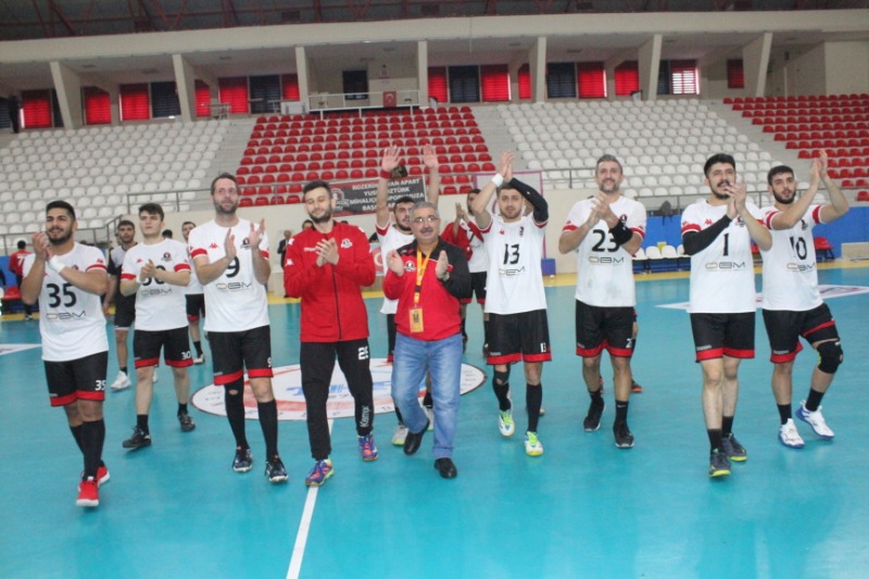 İLK YARIYI TAMAMLIYORLAR