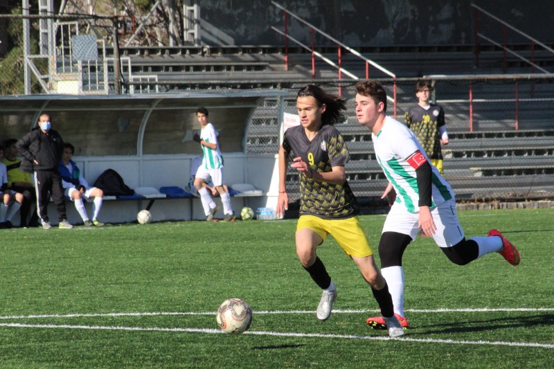 LİSELER FUTBOLDA  BUGÜN 4 MAÇ VAR