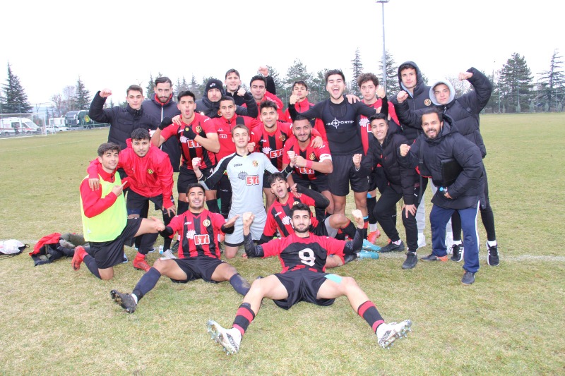 10 KİŞİYLE LİDERİ DEVİRDİLER(2-1)