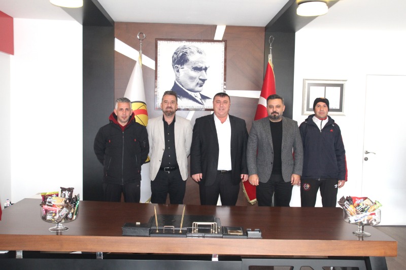 BEYLİKOVAYA ES-ES  FUTBOL OKULU