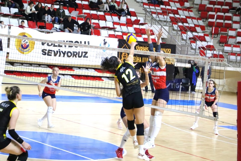 FİLEDE YİNE YOĞUN PAZAR