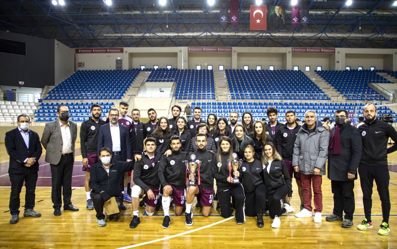 ÜNİVERSİTELER VOLEYBOL LİGİ KAZANANLARI ESTÜDEN