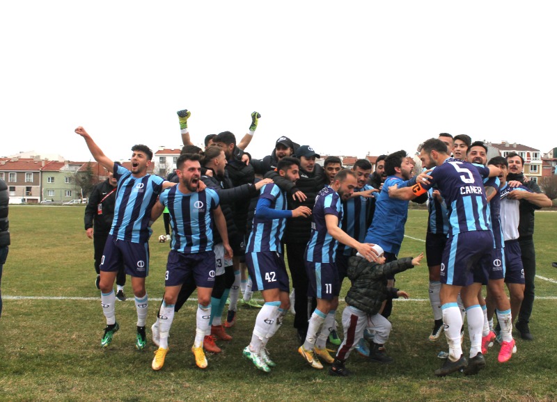 LİDER KOLTUĞUN HAKKINI VERDİ(1-3)