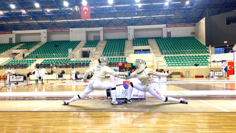 ESKRİM HEYECANI ESKİŞEHİRDE YAŞANDI