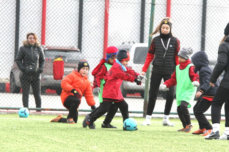 MİNİKLERİN KEYFİ YERİNDE