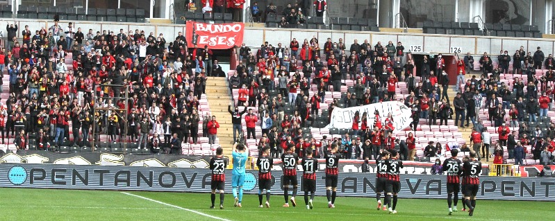 TFF STADYUMLARA GİRİŞ İÇİN  YENİ DÜZENLEME YAPTI