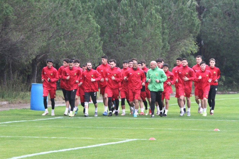 ŞİMŞEKLERİN KEYFİ YERİNDE