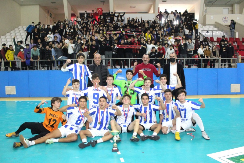 MUZAFER ÇİL VE SPOR LİSESİ ŞAMPİYON