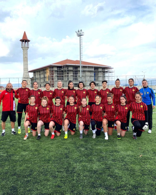 HEYECANLI BEKLEYİŞ SÜRÜYOR