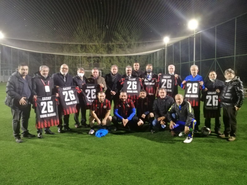 FORMA HEDİYE ETTİLER