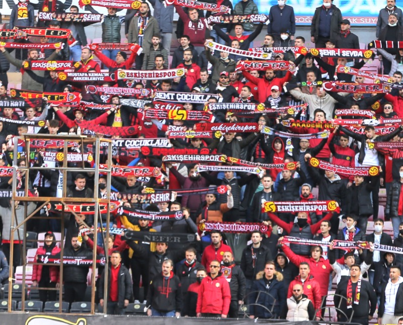 TAKIMINI YALNIZ BIRAKMA