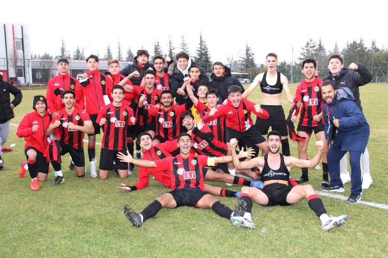 GENÇ ŞİMŞEKLER  BUGÜN OYNUYOR