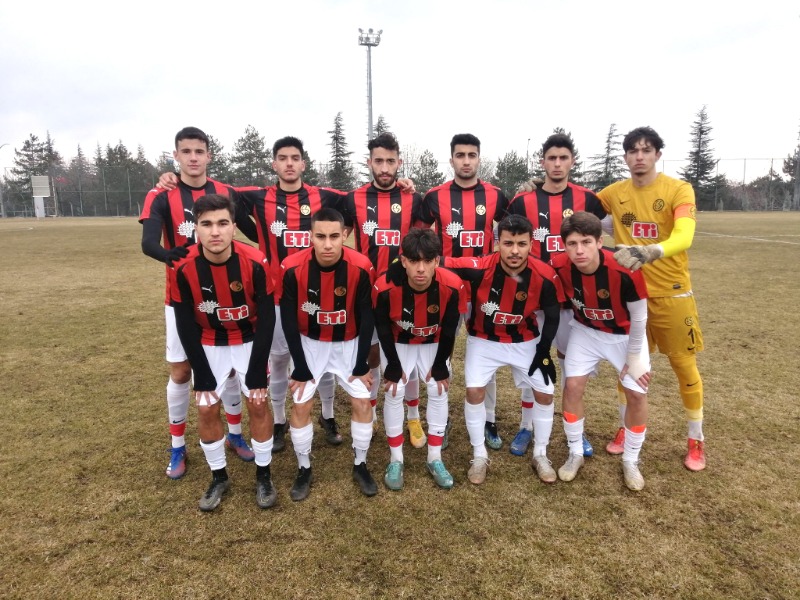 GENÇ ŞİMŞEKLER  FENA PATLADI(4-0)