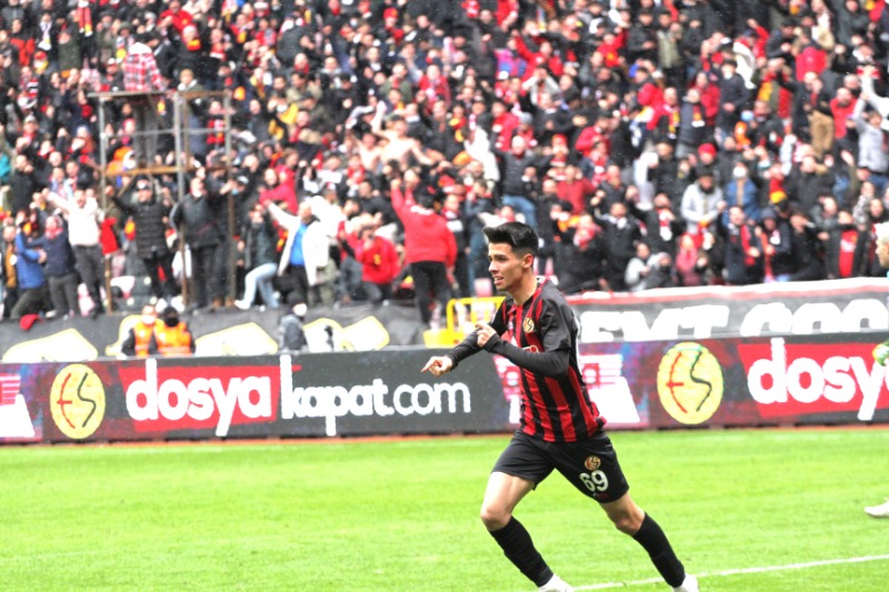 ÖZGÜVENİMİZ ARTIYOR