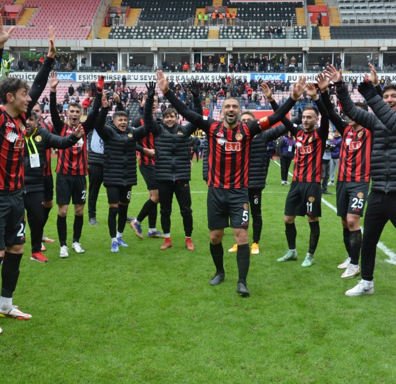 BU BİRLİK VE BERABERLİK ARTARSA  LİGDE KALACAĞIMIZI DÜŞÜNÜYORUM