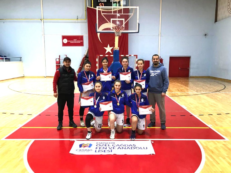 ÖZEL ÇAĞDAŞ OKULLARI  YARI FİNALLERE ÇIKTI