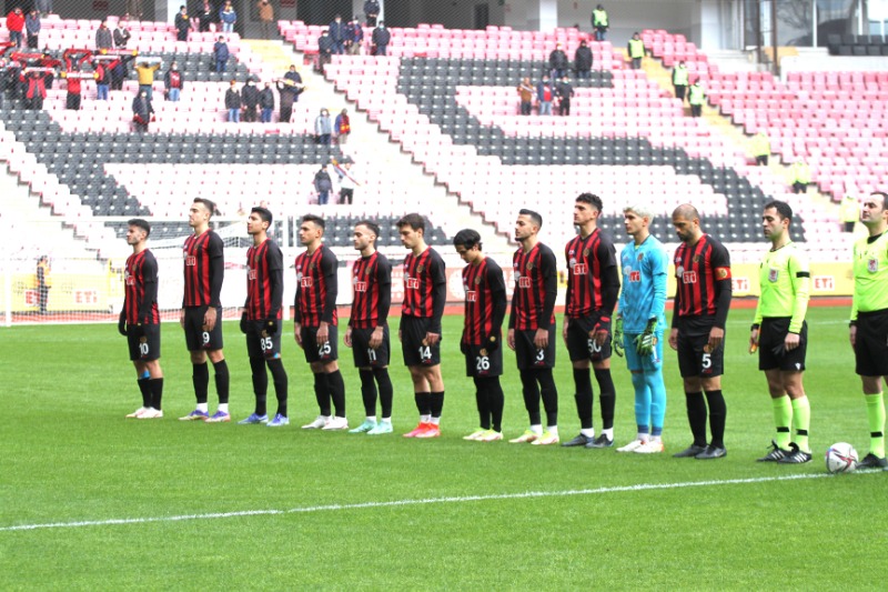 3 PUAN ALIN İLK MAÇI UNUTTURUN