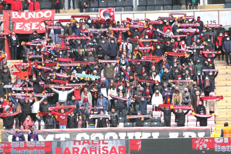 BU MAÇTA SUSMAK YOK