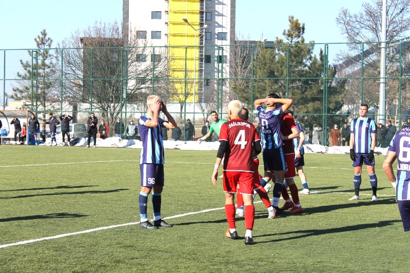 BU LİG ARTIK HER ŞEYE GEBE