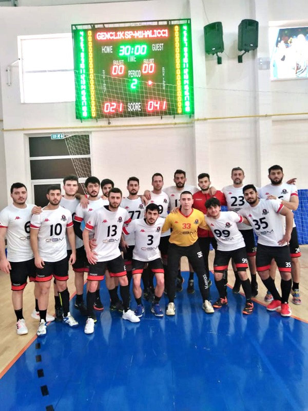 MİHALIÇÇIKSPORDA PASTALI KUTLAMA