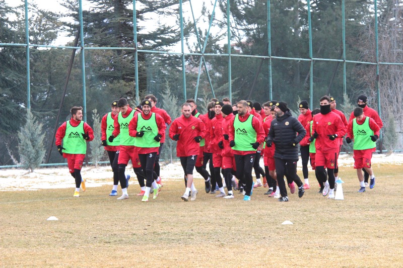 ŞİMŞEKLER ÇİFT KALE YAPTI