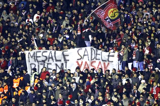 CAMİAYA SESLENDİLER