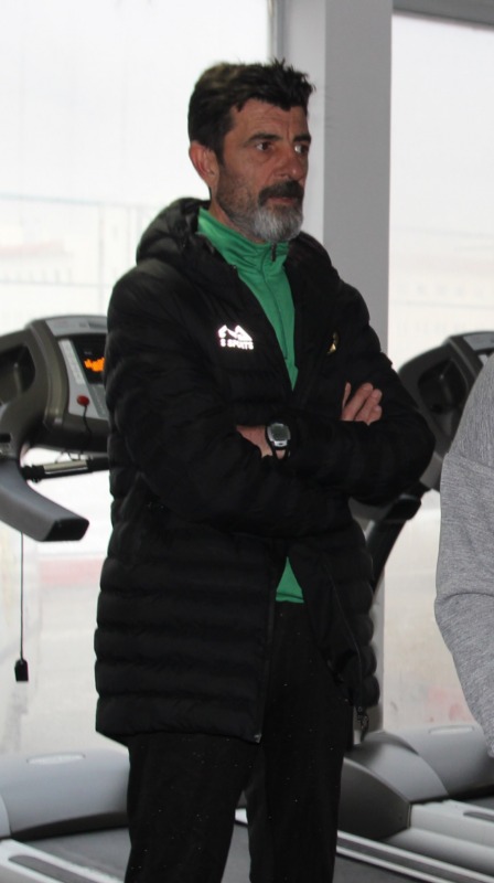 RAKİPLER  İZLENDİ