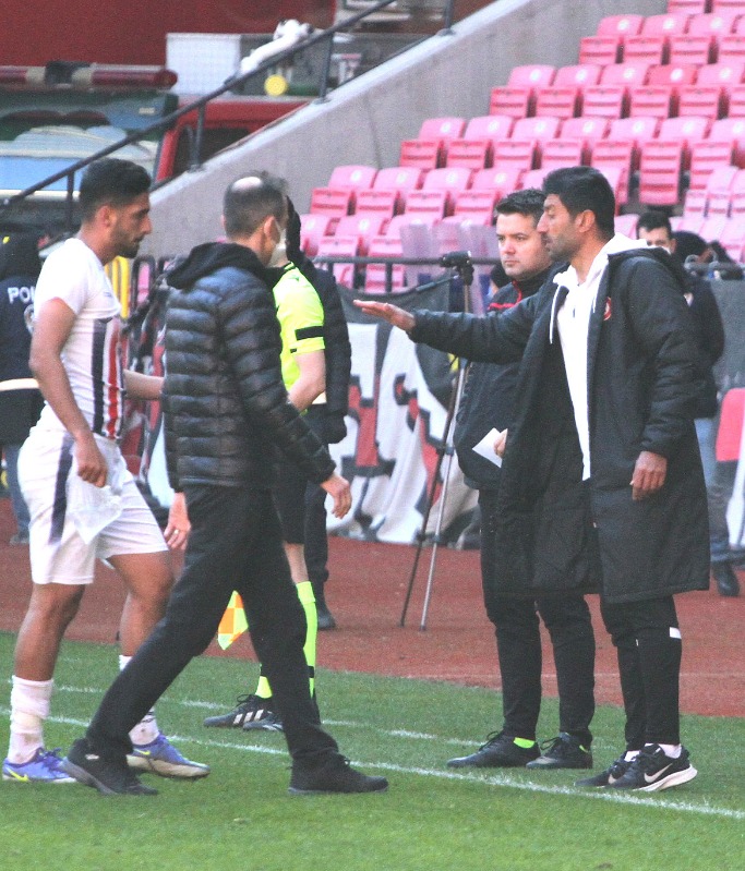 KENAN AŞKAR KULÜBEDE