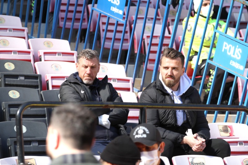 SİNAN KADRO DA YOKTU