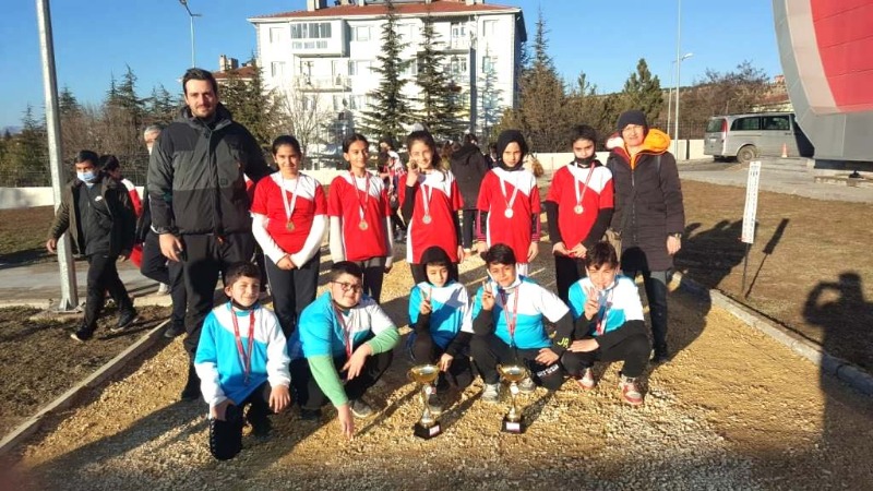 ZAFERE DOYMUYORLAR
