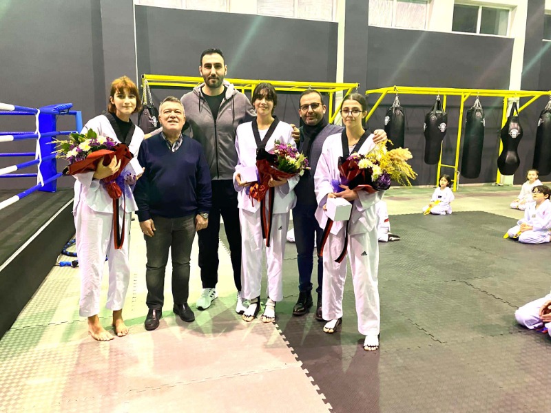 BAŞARILI SPORCULAR ÖDÜLLENDİRİLDİ